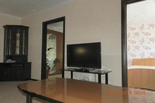 3-комнатная квартира посуточно (вариант № 3486), ул. Карагандинская улица, фото № 2